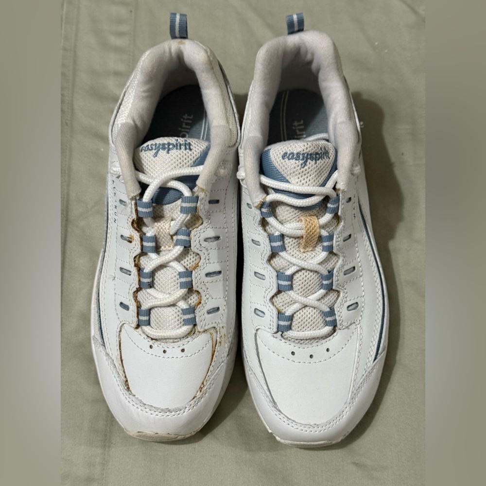 Easy Spirit Walk Run Sneakers NWOB Defects Sz 6